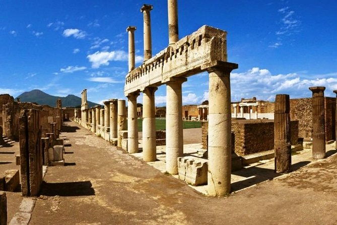 pompeii-ruins-visit-for-3-hours-round-trip-included