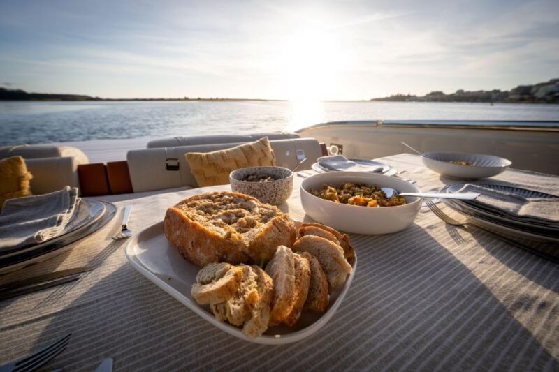 porto-2h-sunset-private-luxury-yacht-in-the-douro