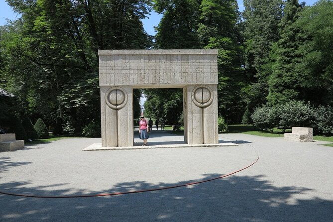 private-2-days-caves-in-romania-with-brancusi-opera