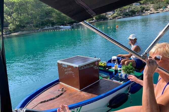 private-blue-lagoon-and-shipwrek-tour-from-trogir-and-split