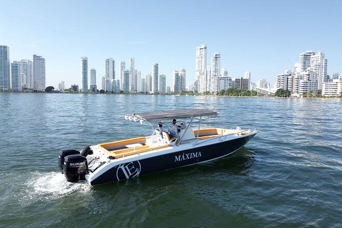 private-boat-rental-for-8-hours-in-maxima-with-captain