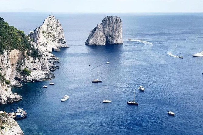 private-boat-tour-in-capri-boarding-in-positano