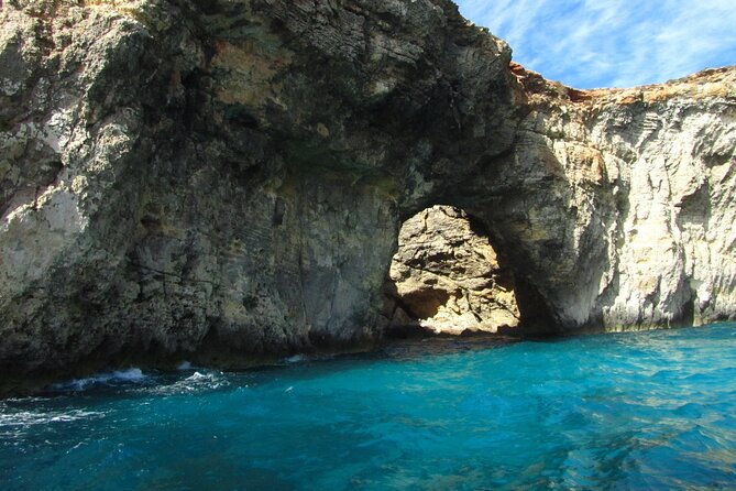 private-boat-tour-of-capri-and-the-blue-grotto-in-one-day