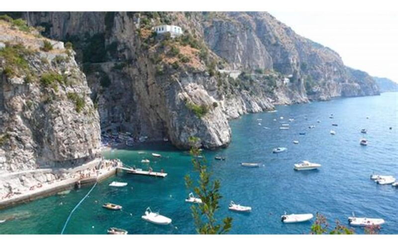 private-boat-tour-positano-to-amalfi-coast-li-galli-nerano