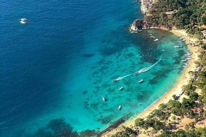 private-boat-tour-through-tayrona-park