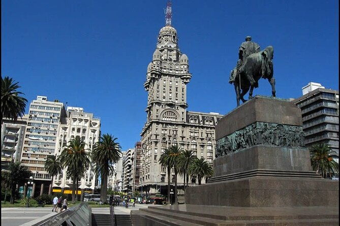 private-city-tour-in-montevideo