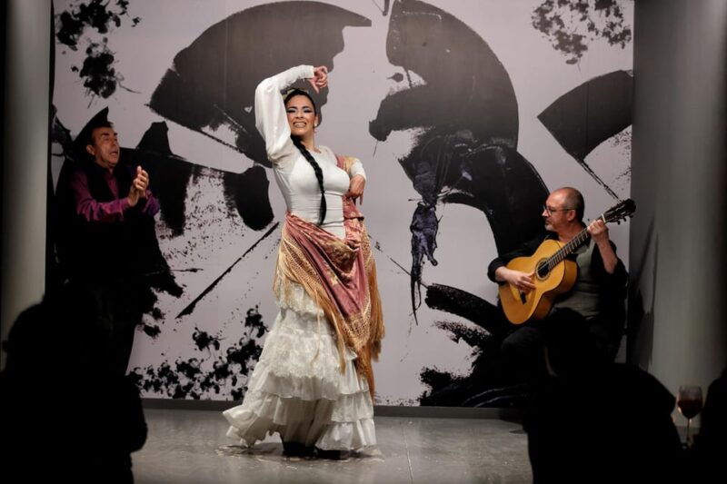 private-flamenco-show-in-the-center-of-seville-max-30-pax