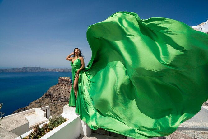 private-flying-dress-photoshoot-in-santorini-2