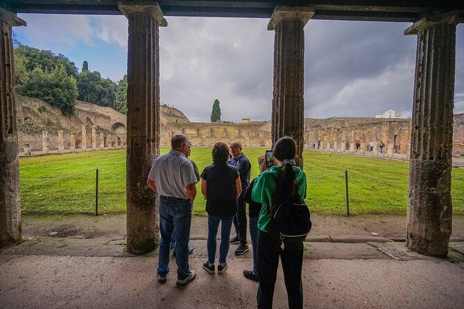 private-guided-tour-of-pompeii-with-lunch-in-winery