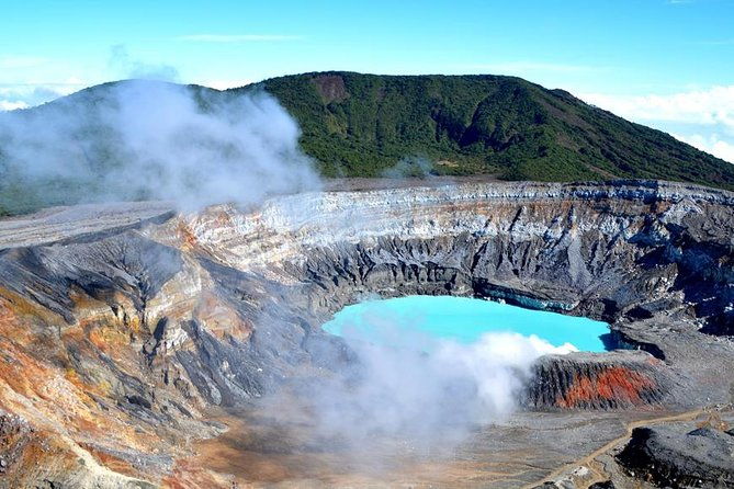 private-helicopter-tour-over-poas-volcano-1-hour-flight