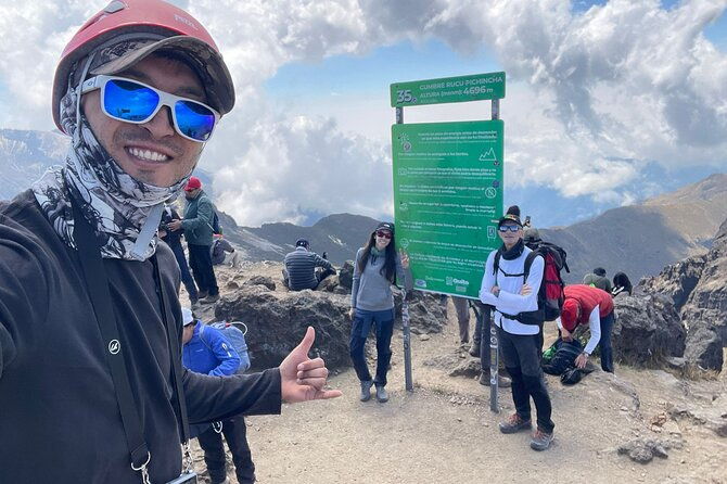 private-hiking-tour-to-ruco-pichincha-teleferico