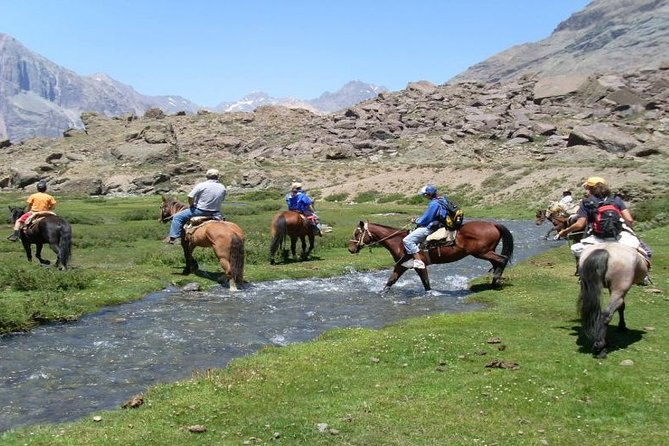 private-horseback-riding-and-wines-from-santiago