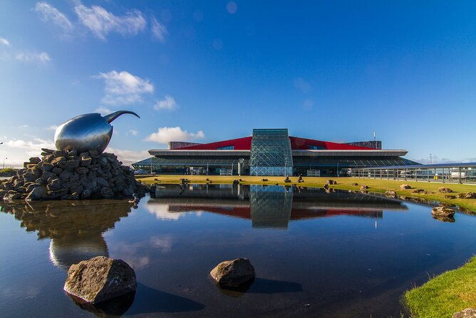 private-keflavik-airport-reykjavik-harbour-transfers
