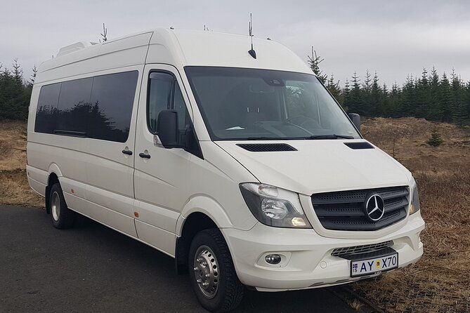 private-keflavik-airport-round-trip-transfer
