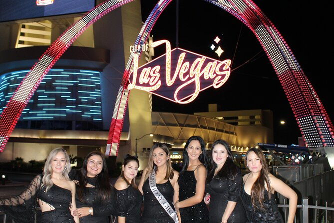 private-limo-2-5hr-tour-of-vegas-with-champagne