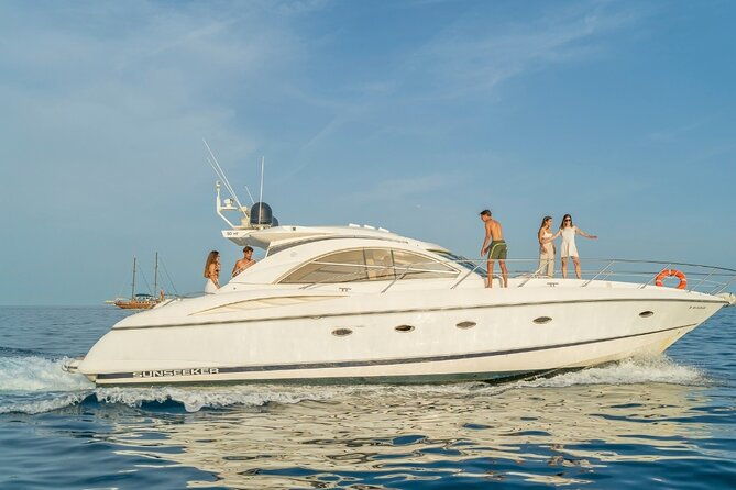 private-luxury-yacht-tour-with-snacks-and-drinks-in-barcelona