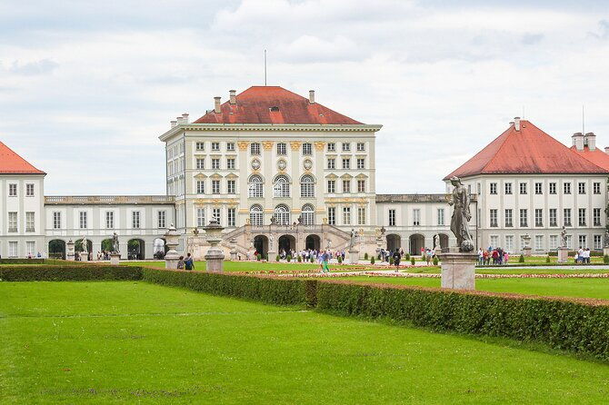 private-munich-old-town-and-nymphenburg-castle-with-meal