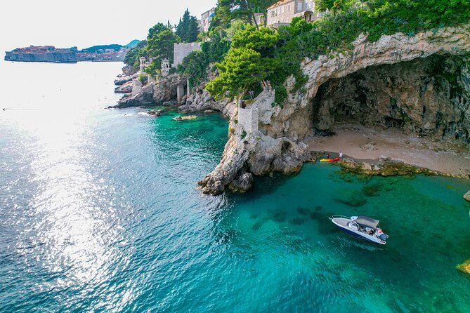 private-panorama-tour-around-dubrovnik-city-walls