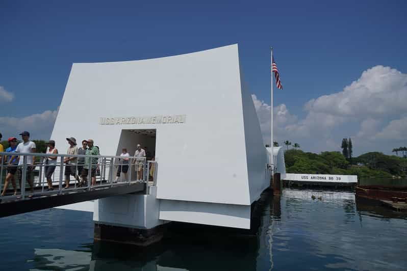 private-pearl-harbor-uss-arizona-and-uss-missouri-4