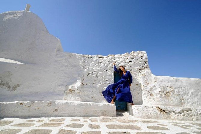 private-photo-session-with-a-local-photographer-in-paros