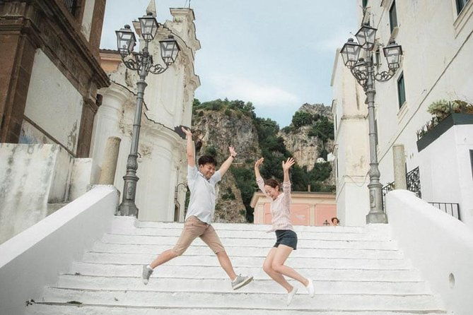 private-photo-session-with-a-local-photographer-in-praiano