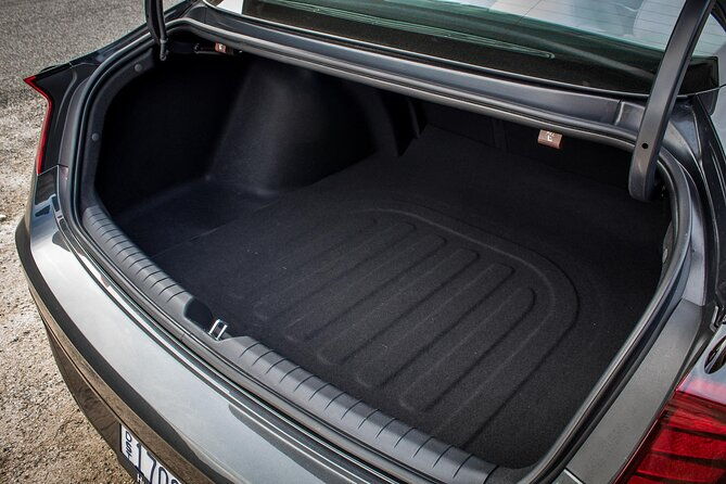 private-sedan-or-suv-departure-la-paz-city-to-la-paz-airport-lpb