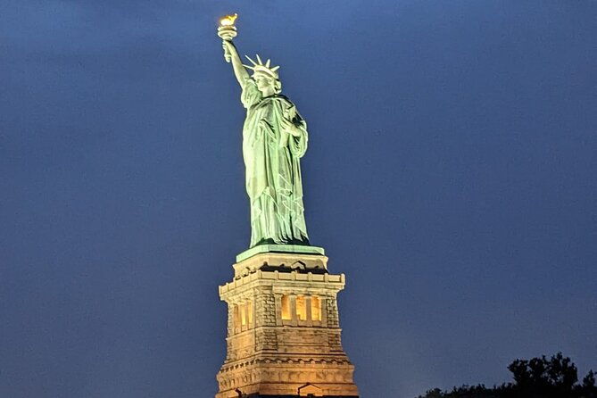 private-sunset-sail-of-nyc-skyline-and-statue-of-liberty