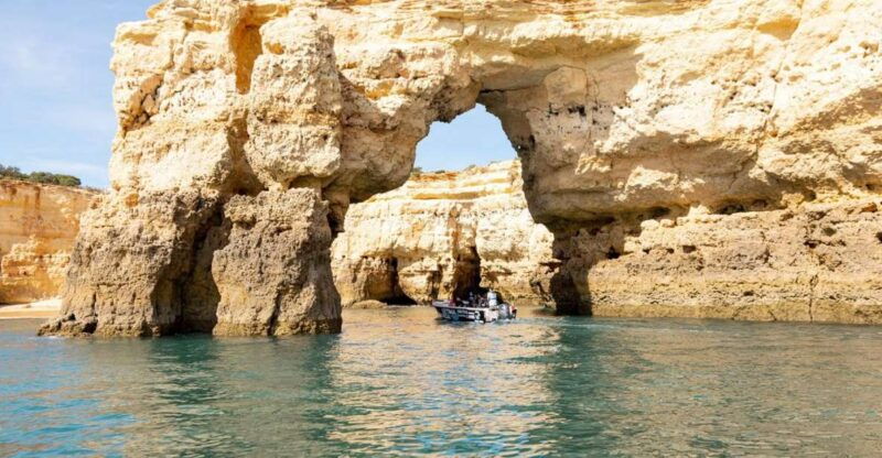 private-tour-1h30-i-benagils-best-caves-armacao-de-pera