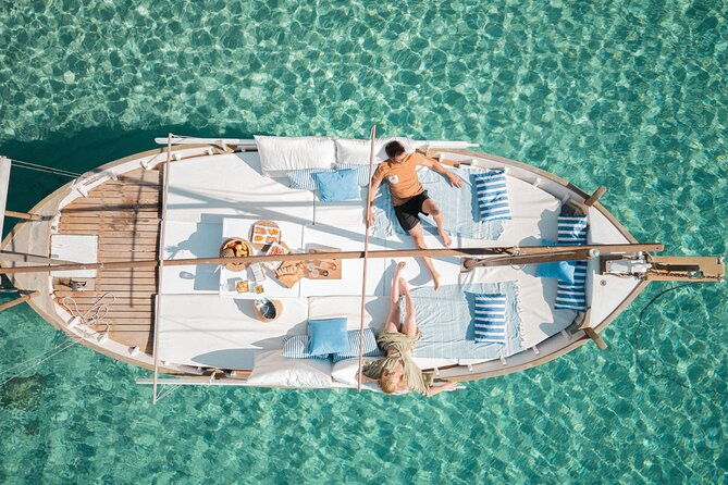 private-tour-4-hours-es-vedra-atlantis-or-cala-comta-cala-bassa