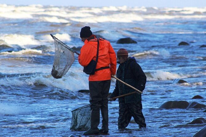 private-tour-amber-catching-in-curionian-spit-from-klaipeda