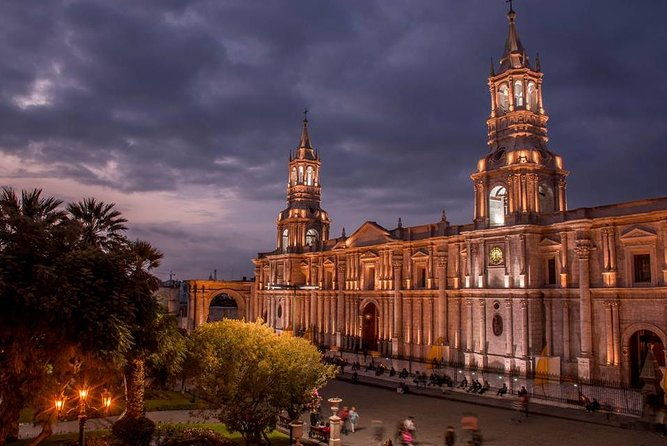 private-tour-colonial-arequipa-recoleta-convent-and-casa-del-moral