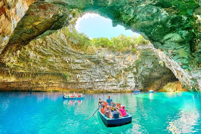 private-tour-in-melissani-cave-and-myrtos-beach-swim-stop