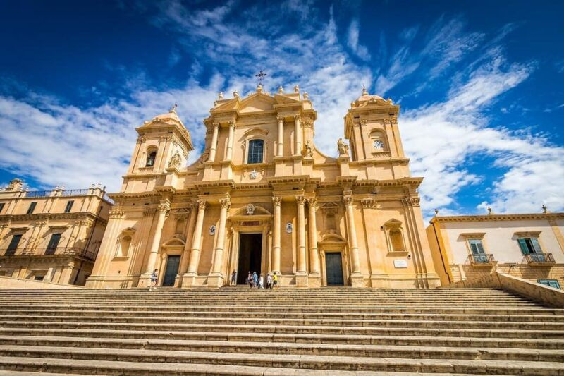 private-tour-of-noto-and-wine-tasting-from-syracuse