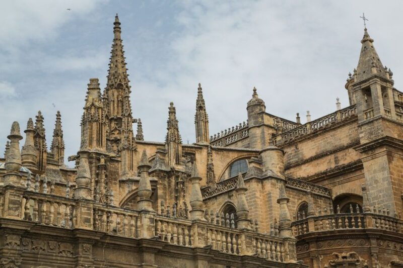 private-tour-of-sevillejewish-quarter-and-plaza-espana