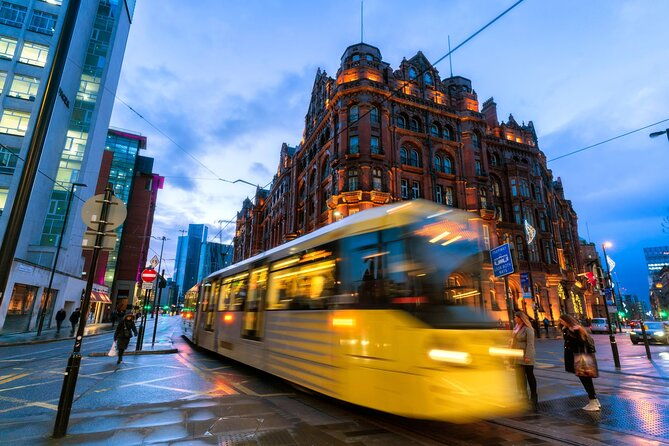 private-tour-with-a-local-guide-in-manchester