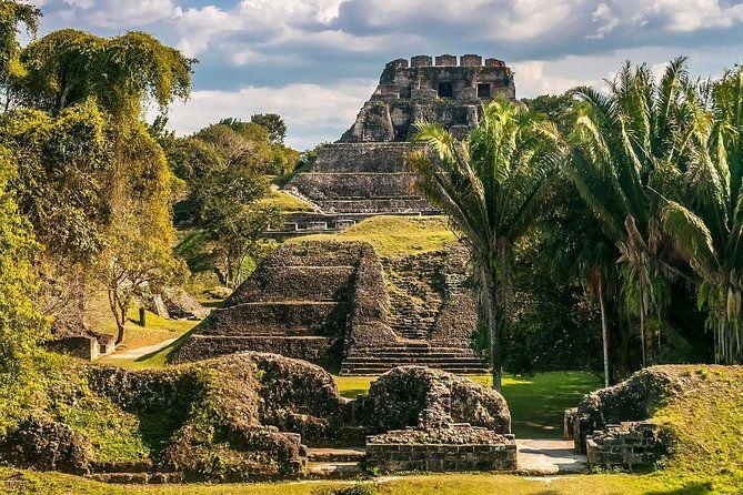 private-tour-xunantunich-and-horseback-riding-from-belize-city