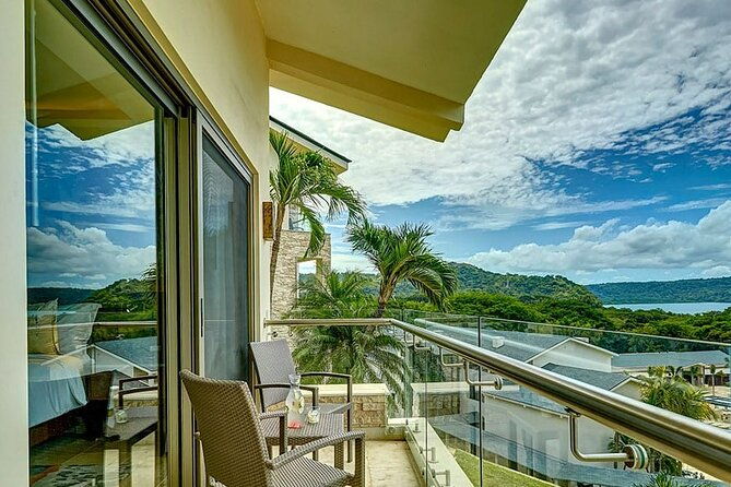 private-transfer-from-liberia-airport-to-planet-hollywood-costa-rica