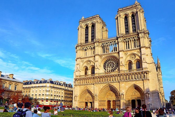 private-transfer-port-of-le-havre-to-paris-by-luxury-van