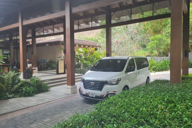 private-transportation-from-dreams-las-mareas-to-liberia-airport