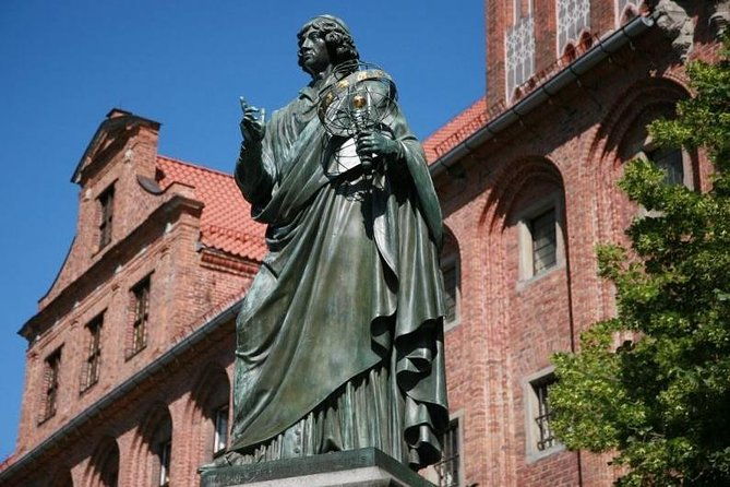 private-walking-city-tour-in-torun