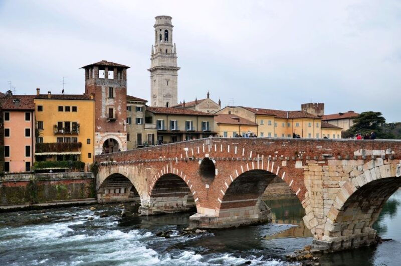 private-walking-tour-of-verona-with-tickets-included