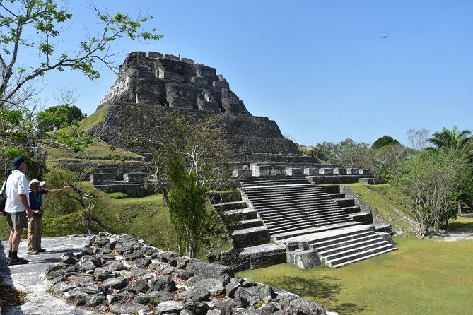 private-xunantunich-horseback-riding-tour-plus-lunch