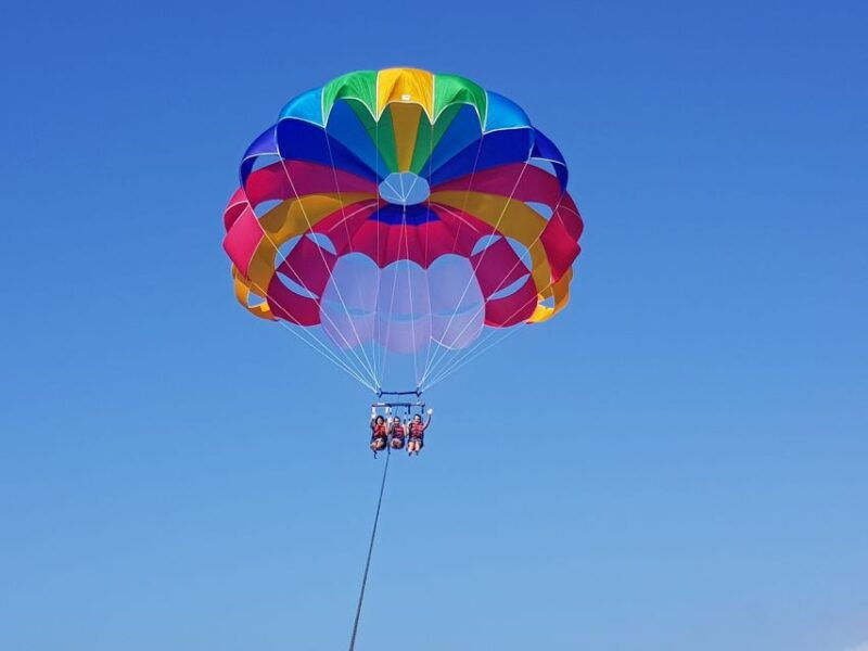 puerto-rico-de-gran-canaria-parasailing