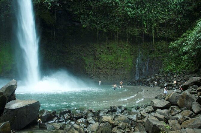 rainforest-chocolat-la-fortuna-waterfall-adventure