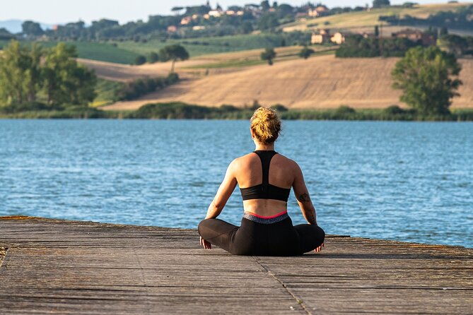 relax-and-nature-yoga-lesson-on-the-shore-of-the-lake-with-picnic