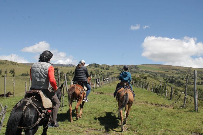roses-horseback-riding-private-day-trip-from-quito