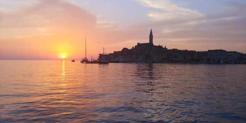 rovinj-sunset-speedboat-tour-with-dolphin-watching