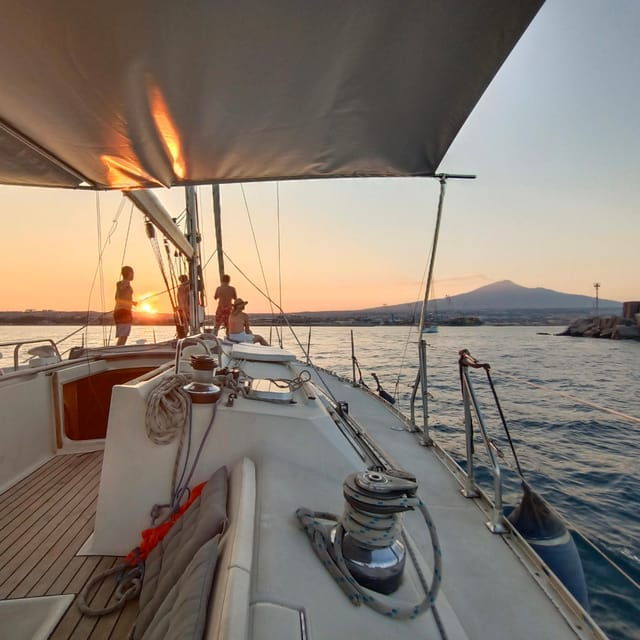 sailboat-tour-with-apertif-in-the-islands-of-the-cyclops