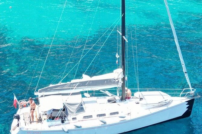sailing-boat-excursion-in-the-gulf-of-orosei-in-sardinia