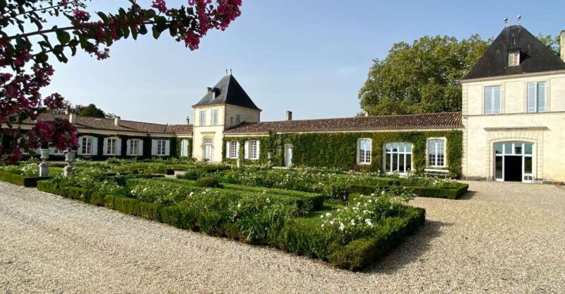 saint-emilion-village-visiting-chateaux-wine-tasting